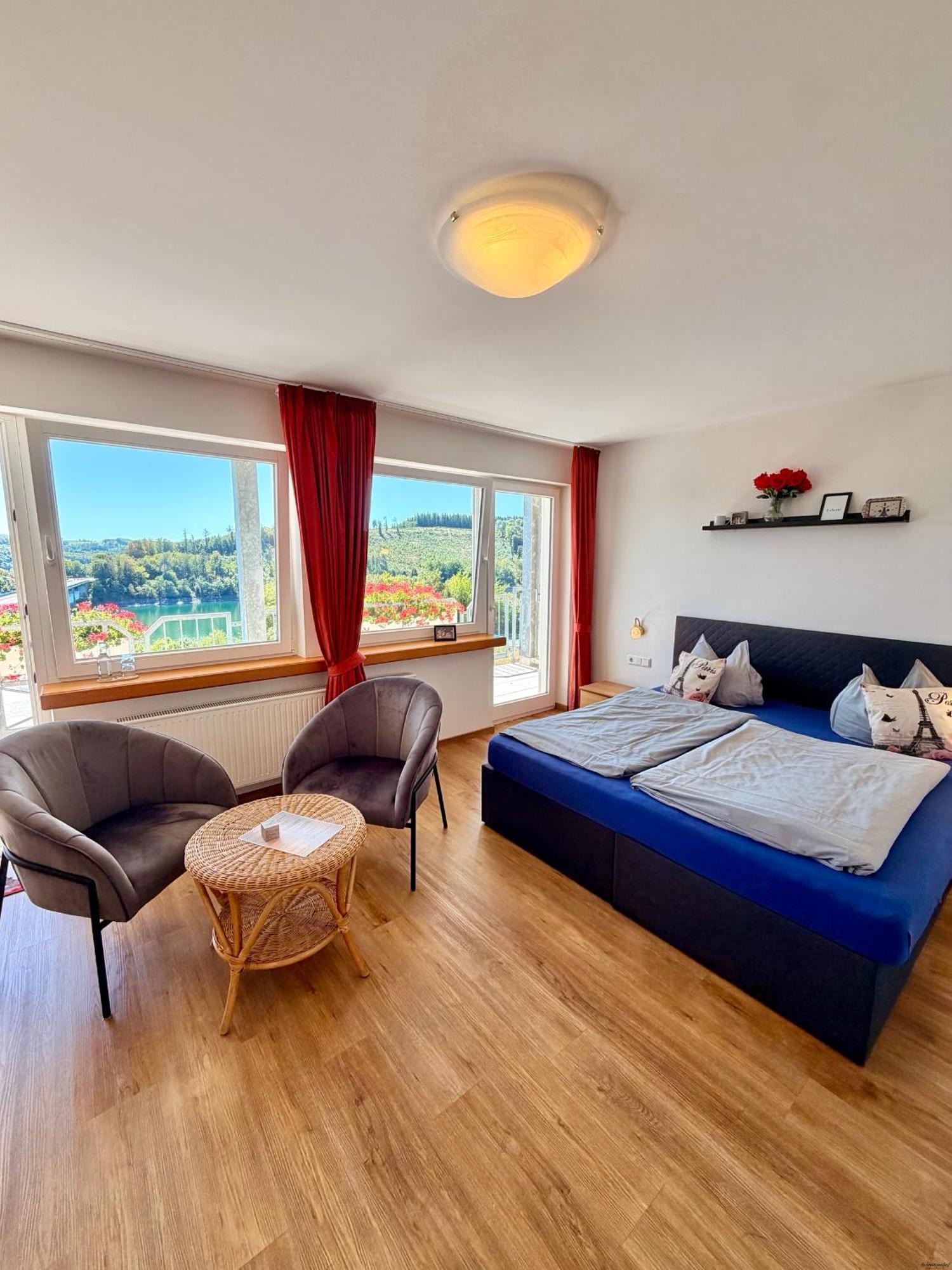 Doppelzimmer mit Seeblick